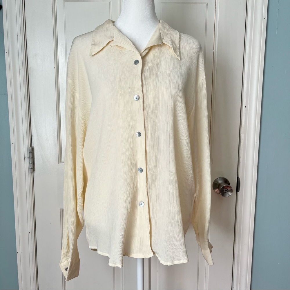 Vintage 100% Silk Butter Yellow Plisse Button Down Shirt Top Large Quiet Luxury - Picture 2 of 10